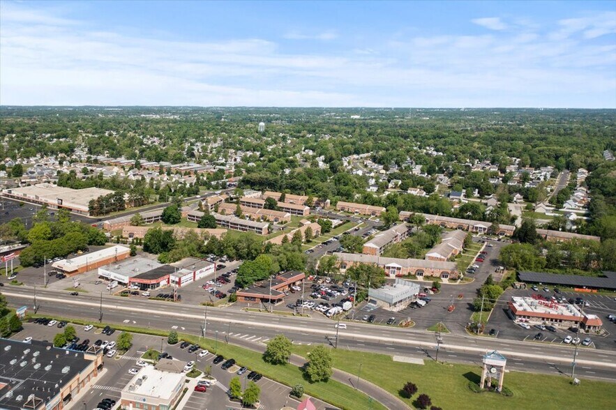 More Photos Of 4379 Route 130, Edgewater Park Auto Repair For Lease