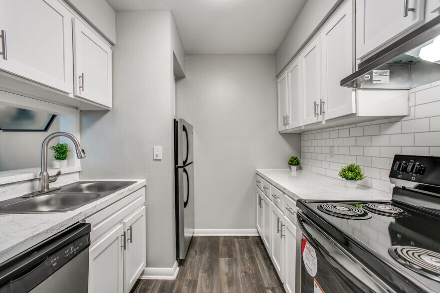 More Photos Of 8900 Chimney Rock Rd, Houston Apartments For Sale