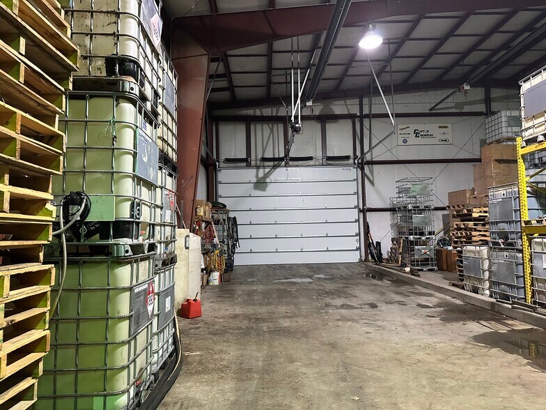 More Photos Of 160 S Locust St, Chebanse Distribution For Sale