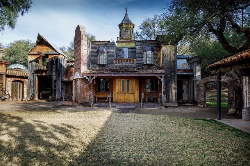 More Photos Of 13500 N Oracle Rd, Tucson Specialty For Sale