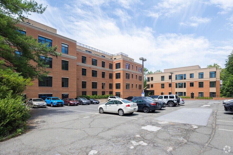 More Photos Of 4865 MacArthur Blvd NW, Washington Healthcare For Sale