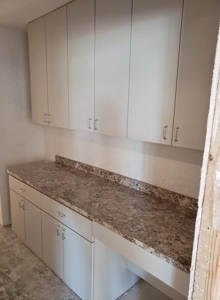 More Photos Of 423 S 8th St, La Porte Distribution For Lease