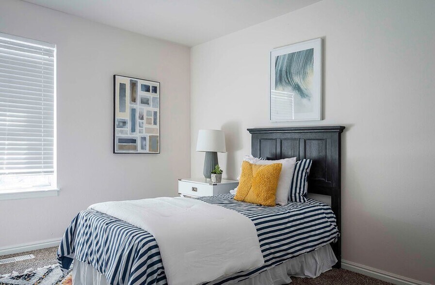 More Photos Of 275 S Fort Ln, Layton Apartments For Sale