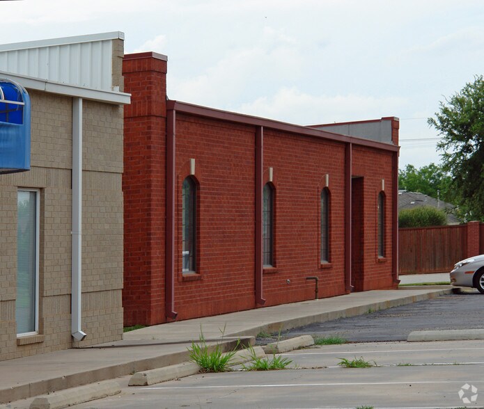More Photos Of 3823 84th St, Lubbock Office For Lease