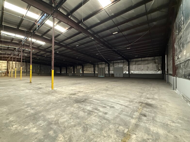More Photos Of 13505 Regional Dr, Laredo Warehouse For Lease