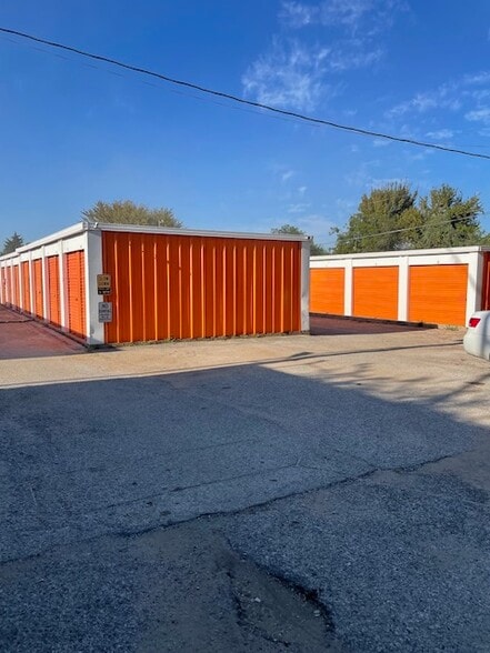 More Photos Of 13950 C F Hawn Fwy, Dallas Self Storage For Sale