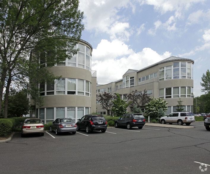 More Photos Of 860 Wyckoff Ave, Mahwah Medical For Lease