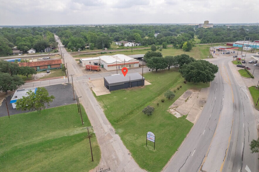 More Photos Of 401 E Main St, Eagle Lake Restaurant For Sale