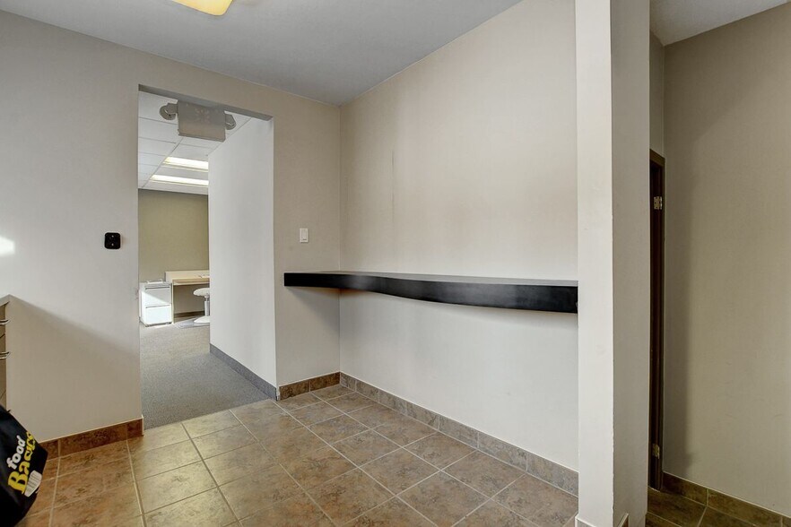 More Photos Of 2991 Carp Rd, Ottawa Office For Lease