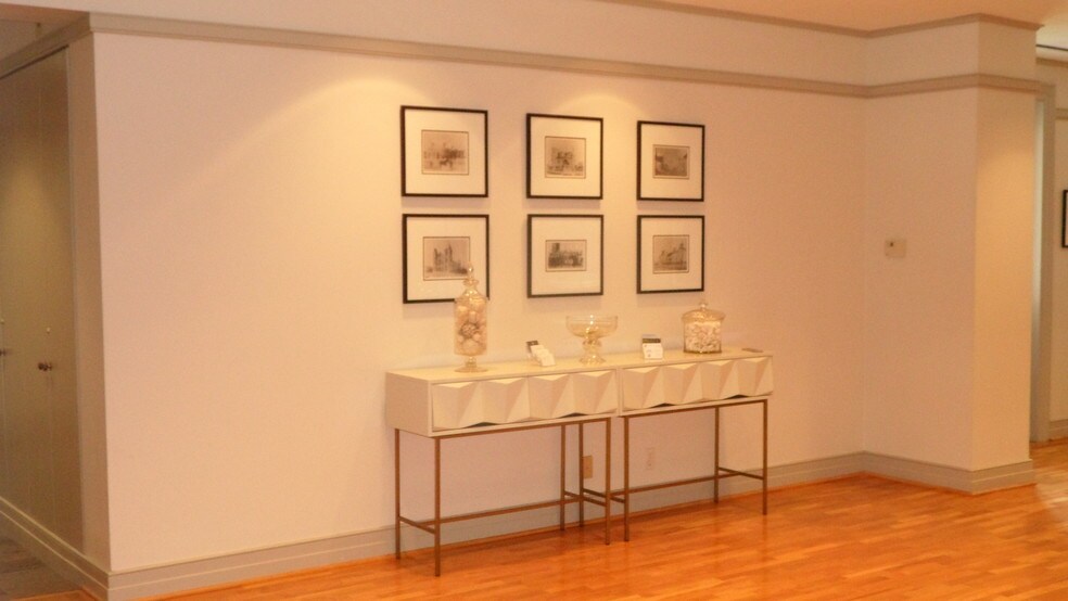 More Photos Of 2228 Mechanic St, Galveston Office For Lease