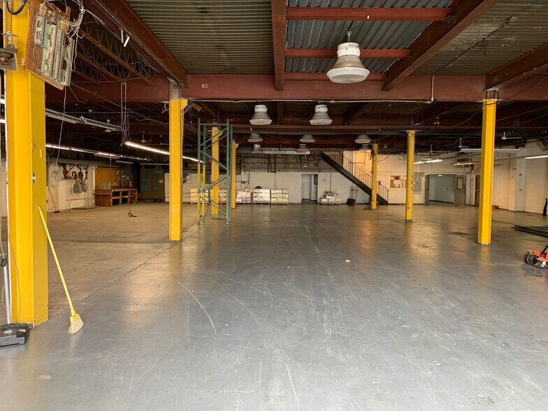 More Photos Of 55 Lafayette Ave, North White Plains Warehouse For Lease