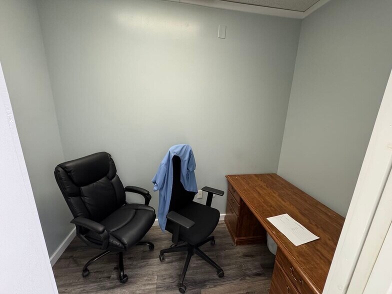 More Photos Of 15065 Kinsman Rd, Middlefield Storefront Retail Office For Lease