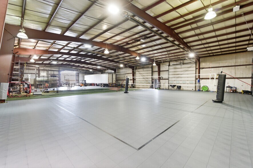 More Photos Of 119 Elizabeth Pike, Mineral Wells Industrial For Lease