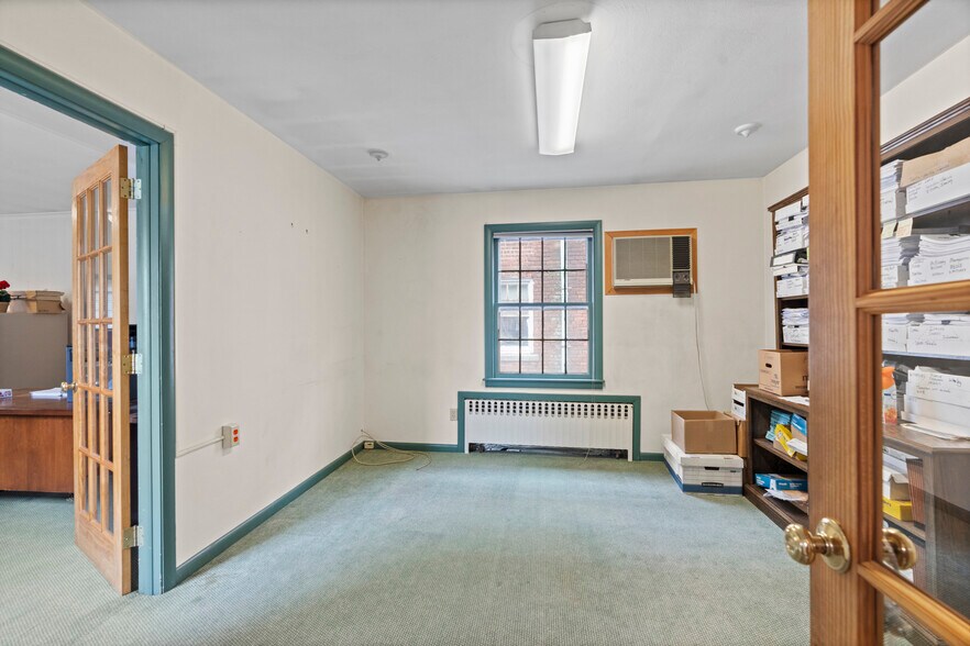 More Photos Of 1481 Chapel St, New Haven Office For Sale