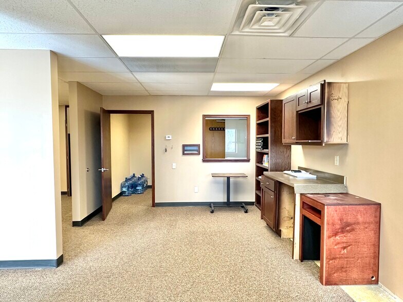 More Photos Of 425 Joliet St, Dyer Office For Sale
