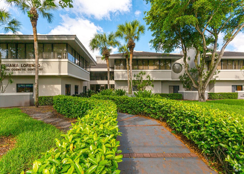 More Photos Of 7000 SW 97th Ave, Miami Office For Sale