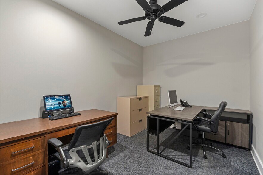 More Photos Of 9518 Tioga Dr, San Antonio Office For Sale