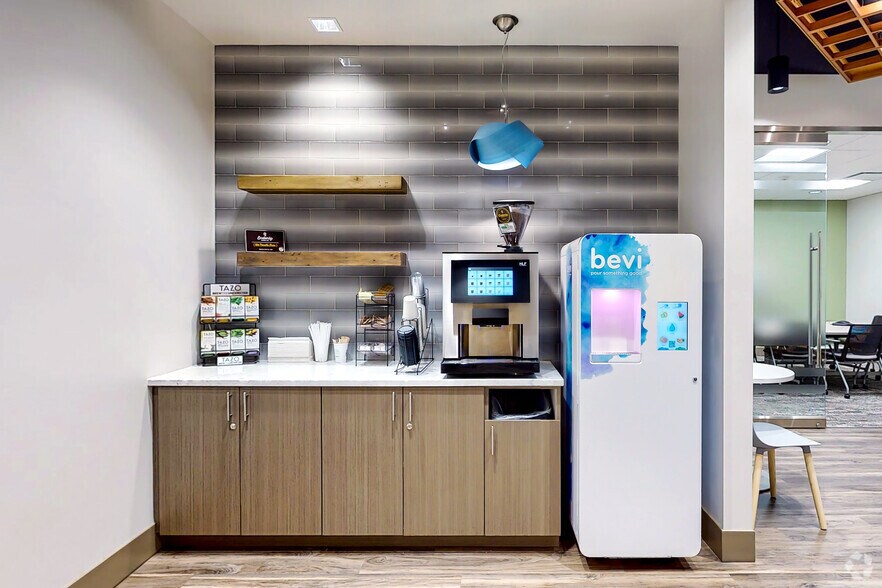 More Photos Of 521 E Morehead St, Charlotte Office Residential For Lease