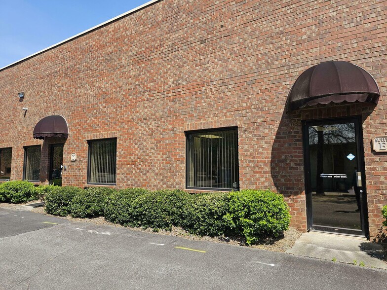 More Photos Of 1008 Industrial Ct, Suwanee Light Distribution For Lease