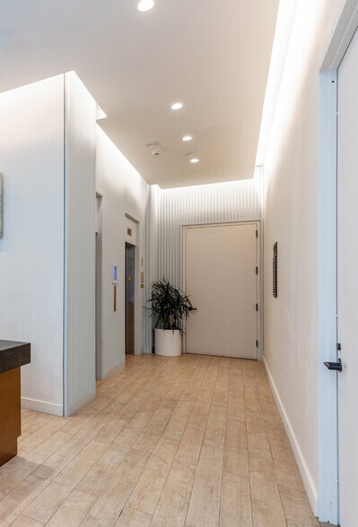 More Photos Of 331 Park Ave S, New York Office For Lease