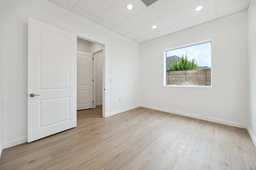 More Photos Of 26606-26622 Cook Field Rd, Katy Medical For Lease