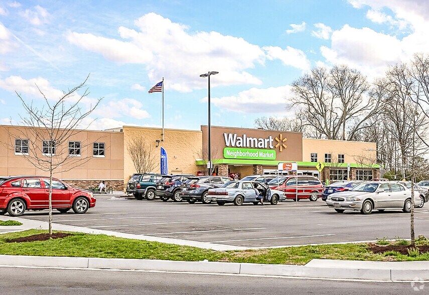 More Photos Of 4110 Shallowford Rd, Chattanooga Supermarket For Lease