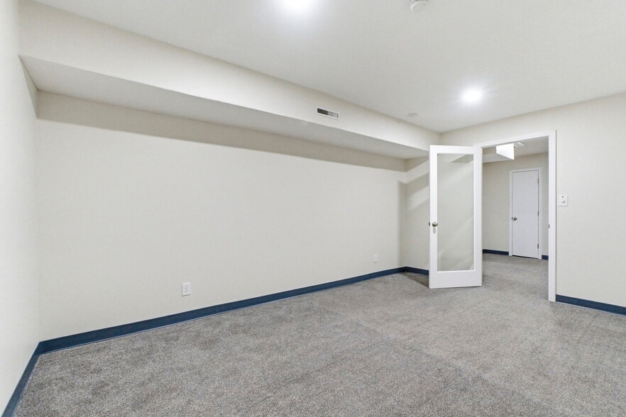 More Photos Of 1420-1426 E Bradford Pky, Springfield Medical For Lease