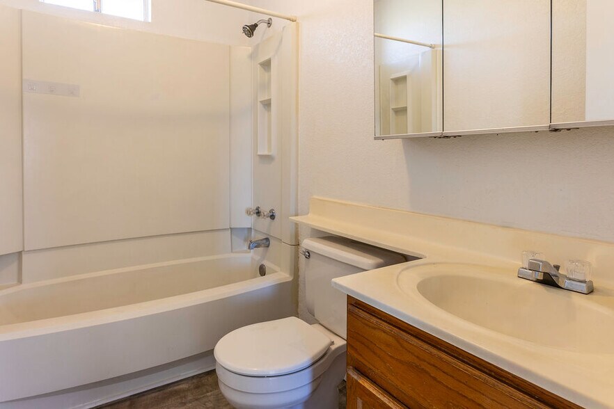 More Photos Of 450 Palm Dr, Wickenburg Apartments For Sale