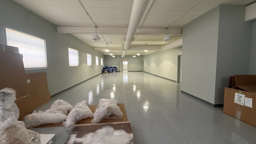 More Photos Of 8114 Ridgeway Ave, Skokie Manufacturing For Sale