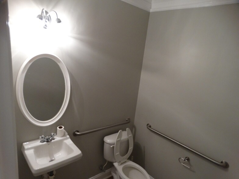More Photos Of 1050 Shiloh Rd NW, Kennesaw Medical For Sale