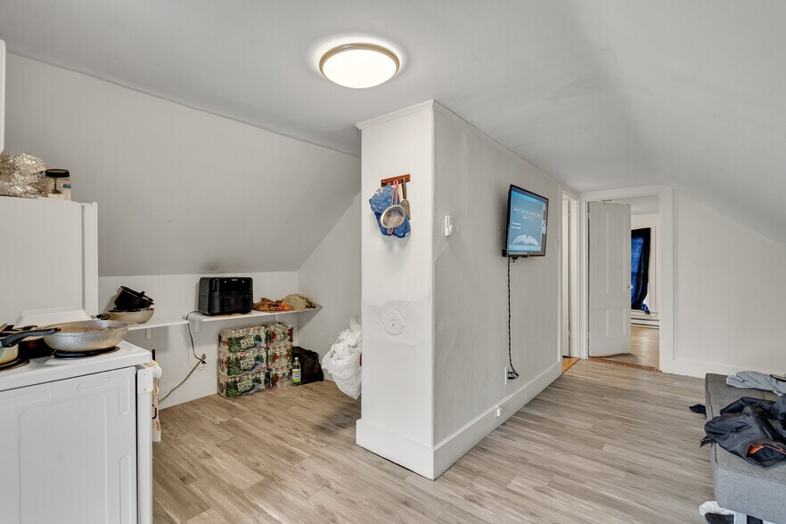 More Photos Of 161 High St, Taunton Office Residential For Sale