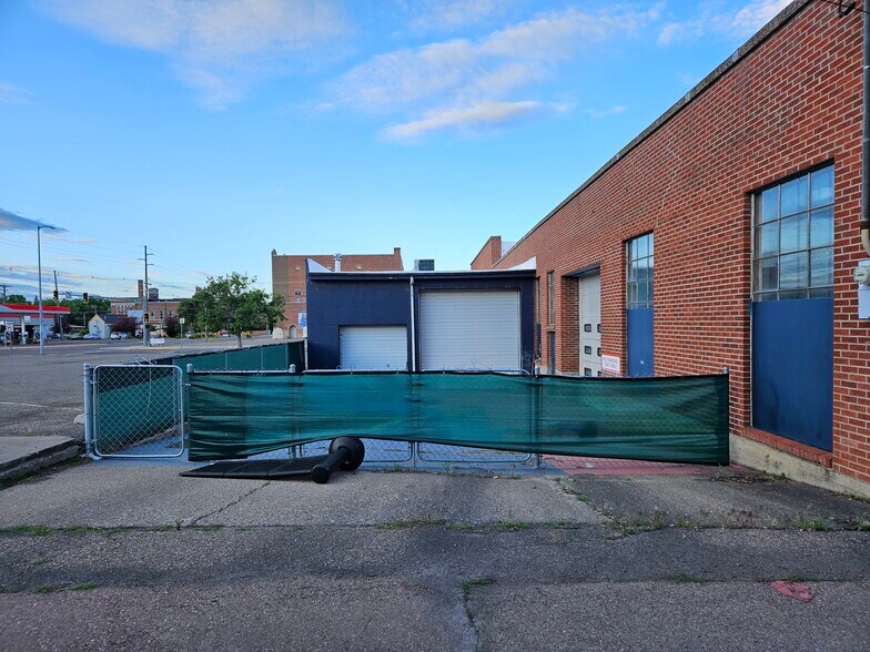 More Photos Of 815 N 1st Ave, Great Falls Auto Dealership For Lease