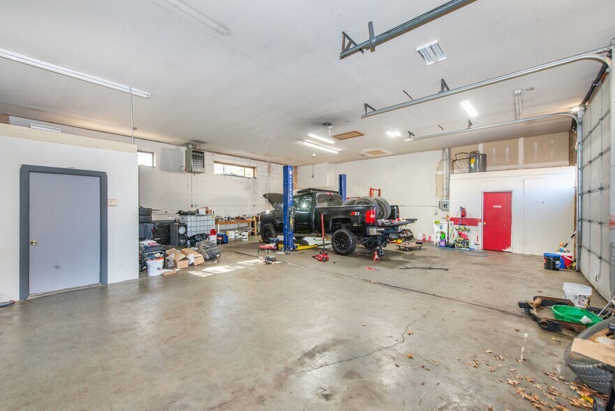 More Photos Of 1150 Newton St, North Brunswick Warehouse For Lease