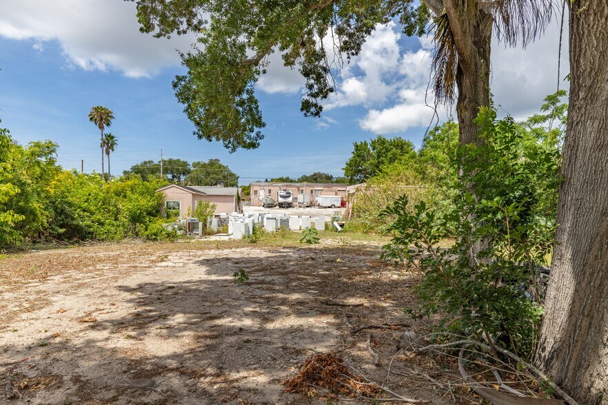 More Photos Of 9931-9947 Seminole Blvd, Seminole General Retail For Sale