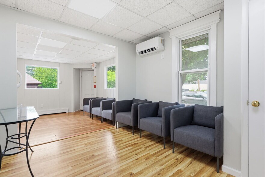 More Photos Of 168 White Horse Ave, Hamilton Office For Sale
