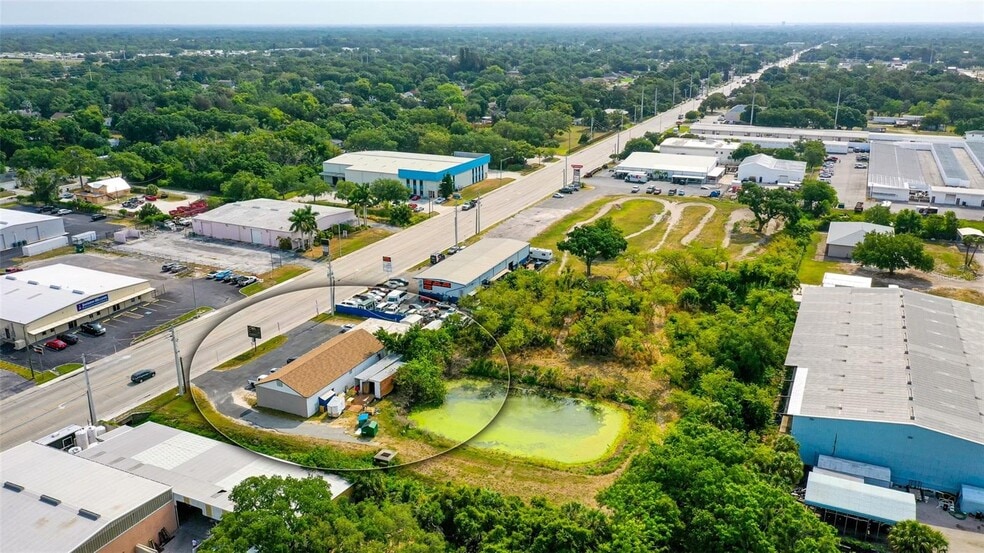 More Photos Of 2430 17th St, Sarasota Freestanding For Sale