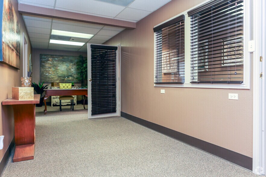 More Photos Of 3301 Golden Rd, Tyler Office For Sale