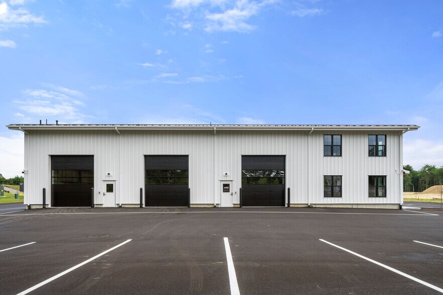 More Photos Of 2 Ricketts Pond Dr, Carver Light Distribution For Lease