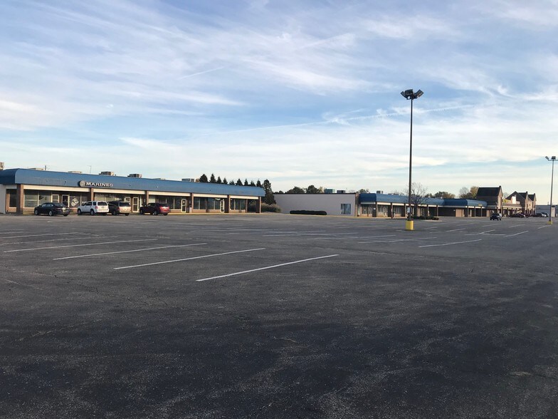 More Photos Of 111-281 US 131, Three Rivers Unknown For Lease