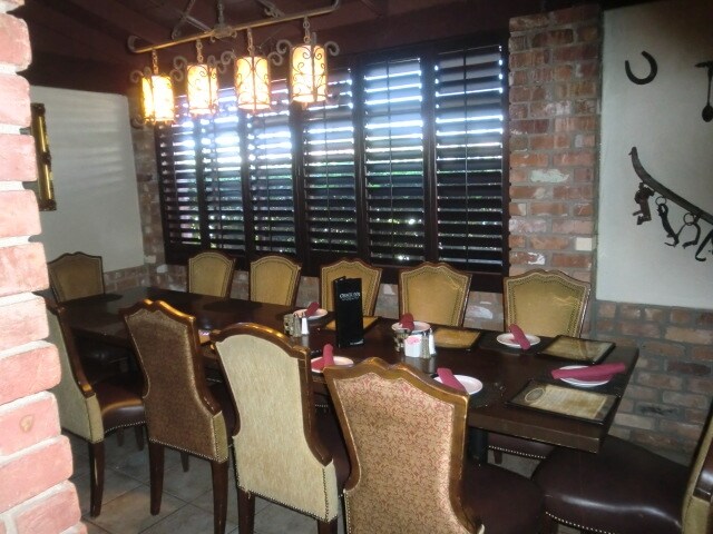 More Photos Of 305 E American Ave, Oracle Bar For Sale