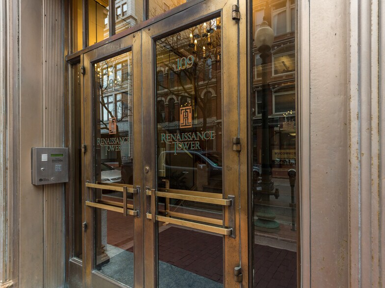 More Photos Of 109 Capitol St, Charleston Office Residential For Lease