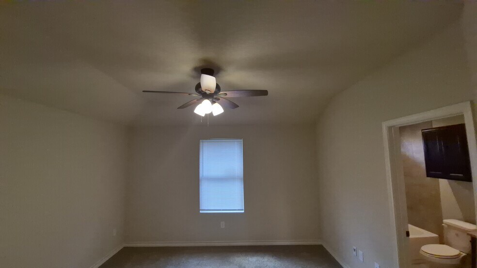 More Photos Of 6866 Lakeview Dr, San Antonio Multifamily For Sale