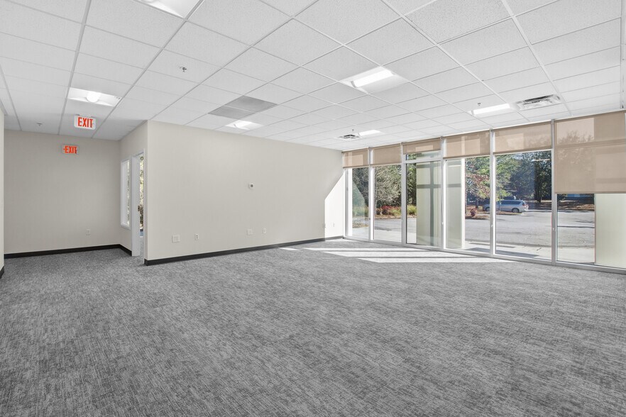 More Photos Of 2310 Charleston Regional Pky, Charleston Distribution For Lease