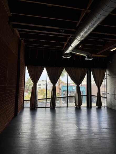 More Photos Of 408 E 1st St, Long Beach Loft Creative Space For Lease