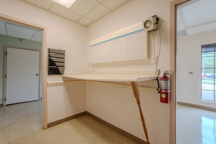 More Photos Of 208 Marengo St, Florence Healthcare For Lease