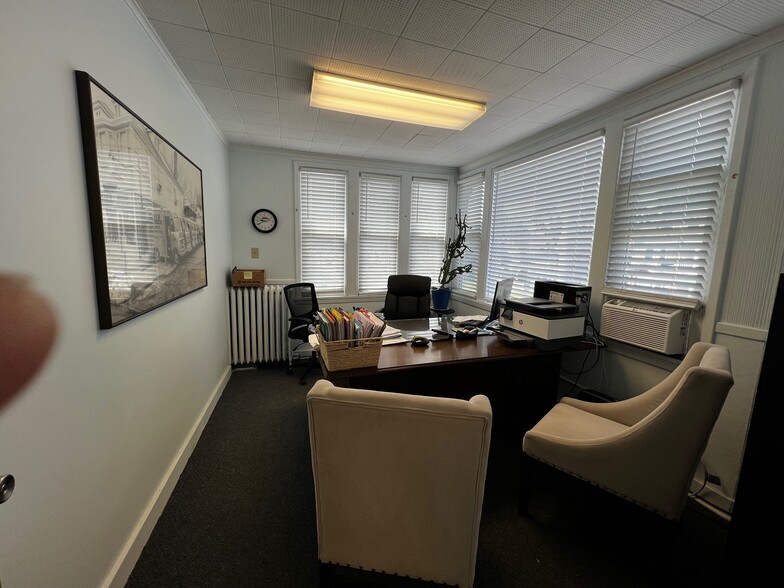 More Photos Of 1909-1911 S Salina St, Syracuse Office For Sale