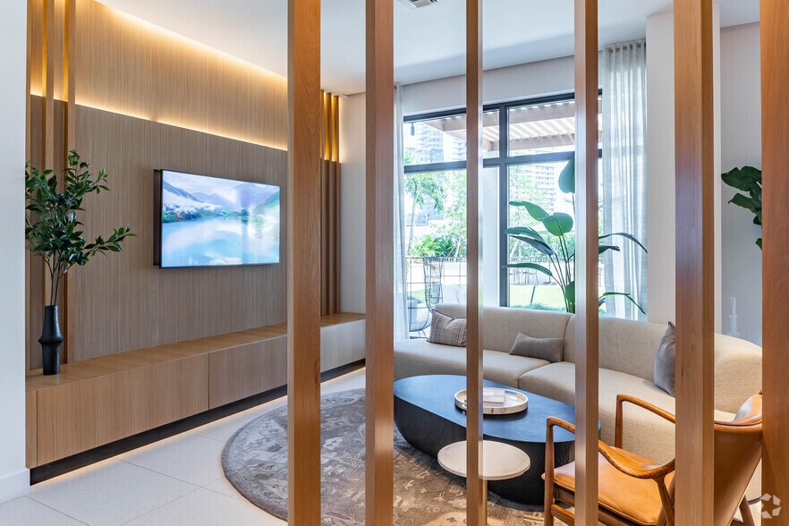 More Photos Of 345 Banyan Blvd, West Palm Beach Apartments For Lease
