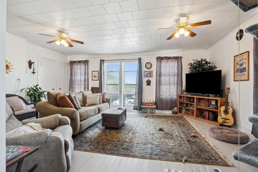 More Photos Of 101 1st E ave, Dyersville General Retail For Sale