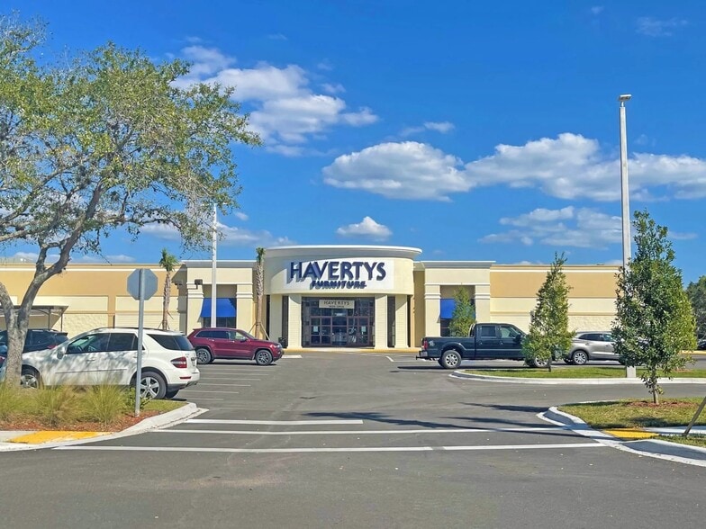 More Photos Of 8409-8599 S Tamiami Trl, Sarasota General Retail For Lease