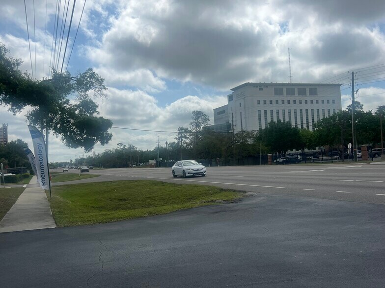 More Photos Of 3500 E Fletcher Ave, Tampa Medical For Lease
